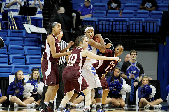 Middle Tennessee vs ULM  Women's 3-9-13 JWM0231 (©Justin Manning)