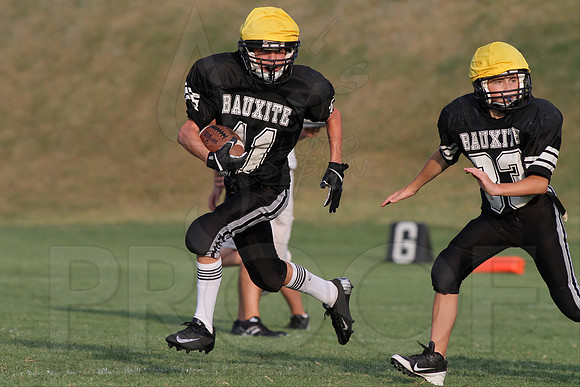 Bauxite Black-Gray games 4th, 5th, 6th, Junior high, Senior high scrimmage 8-22-13 (© Justin Manning) JWM0105