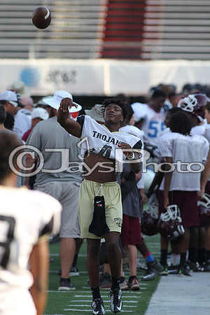 War Memorial Football Team Camp 7-28-2015 (©Justin Manning) JWM_0004