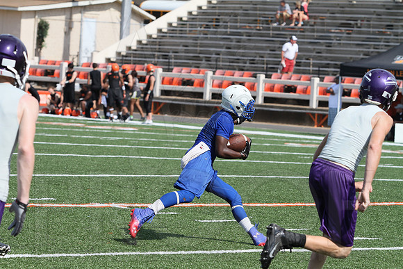 1st Annual James King 7 on 7 (Malvern) (� Justin Manning) JWM0129