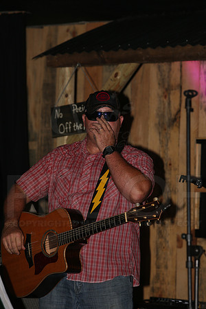 Midnight Hurricanes (Boogies Bar & Grill) 9-13-2014 (©Justin Manning) JWM_064