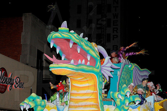 GoDaddy Bowl Mardi Gras Parade (©Justin Manning) JWM_0142
