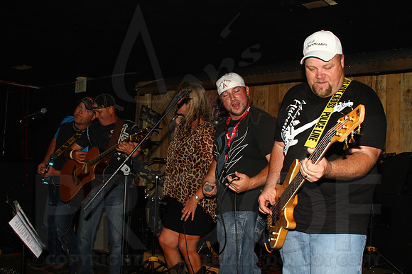 Midnight Hurricanes (Boogies) 8-2-2014 (©Justin Manning) JWM_251