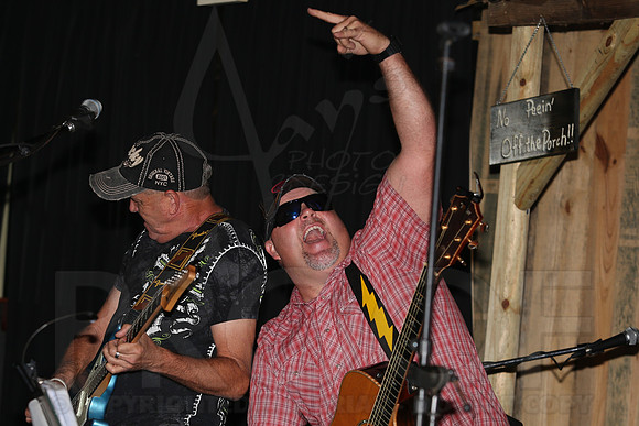 Midnight Hurricanes (Boogies Bar & Grill) 9-13-2014 (©Justin Manning) JWM_089