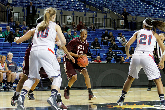 Florida Atlantic vs. UL-Monroe Women's JWM0192 (©Justin Manning)