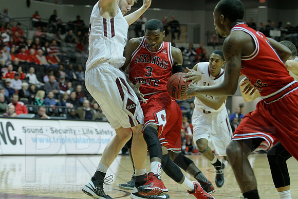 Arkansas State @ UALR Men's Basketball 3-1-2014 (© Justin Manning) JWM_0112