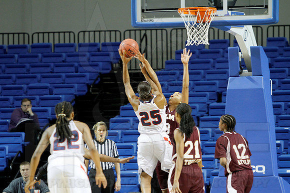 Florida Atlantic vs. UL-Monroe Women's JWM0186 (©Justin Manning)