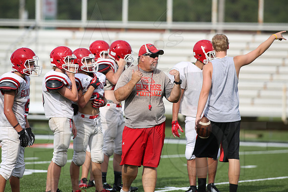 Glen Rose Football Practice 9-2-2014 (©Justin Manning) JWM_239