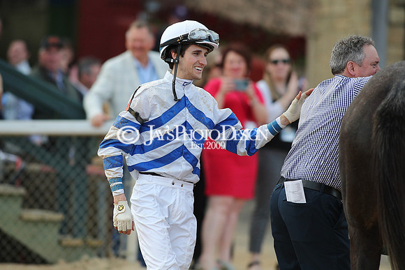 z240224_HoneybeeStakes_JWM_0881