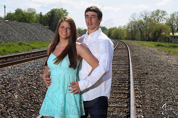 Collin & Makayla Senior pics 4-14-13 (© Justin Manning) JWM0293
