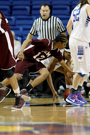 Middle Tennessee vs ULM  Women's 3-9-13 JWM0055 (©Justin Manning)