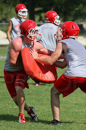 Glen Rose football practice 2 adays 8-6-13 (© Justin Manning) JWM0017