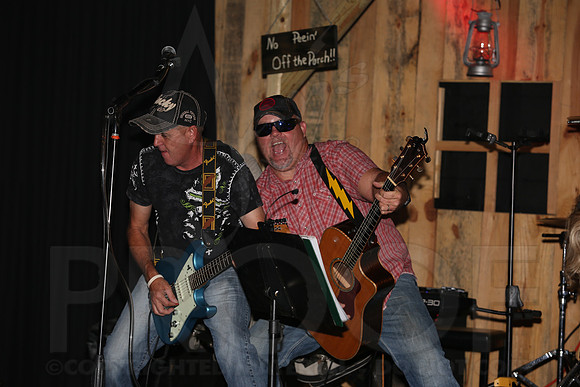 Midnight Hurricanes (Boogies Bar & Grill) 9-13-2014 (©Justin Manning) JWM_083