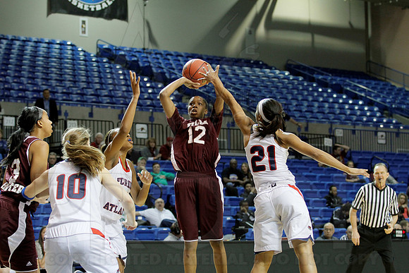Florida Atlantic vs. UL-Monroe Women's JWM0193 (©Justin Manning)