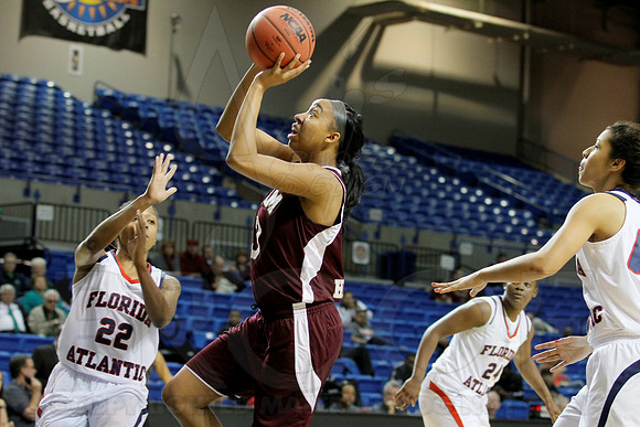 Florida Atlantic vs. UL-Monroe Women's JWM0111 (©Justin Manning)
