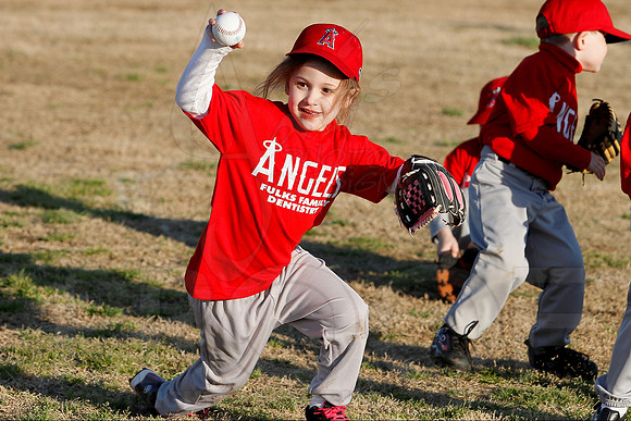 T-ball Angel's & Rangers 3-26-13 (© Justin Manning) JWM0096