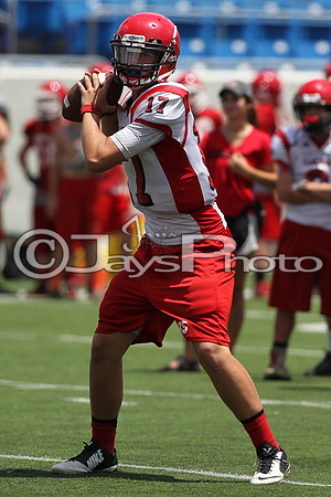 Football Team Camp (War Memorial Stadium) 6-16-2015 (©Justin Manning) JWM_0031