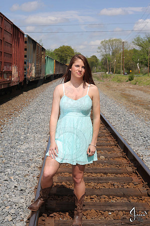 Collin & Makayla Senior pics 4-14-13 (© Justin Manning) JWM0212