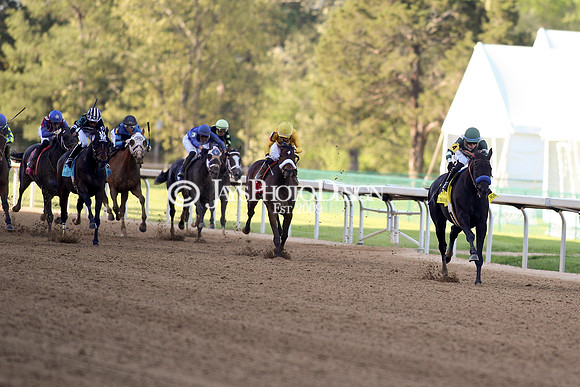 z240413_Apple Blossom Handicap_JWM_1023
