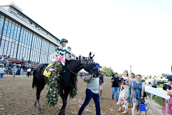 z240413_Apple Blossom Handicap_JWM_0001