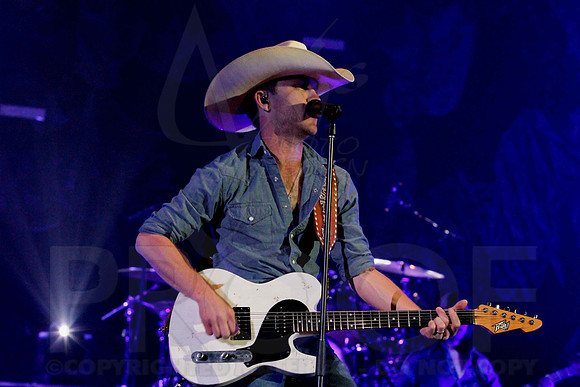 Justin Moore Concert 4-25-2014 (© Justin Manning) JWM_0718