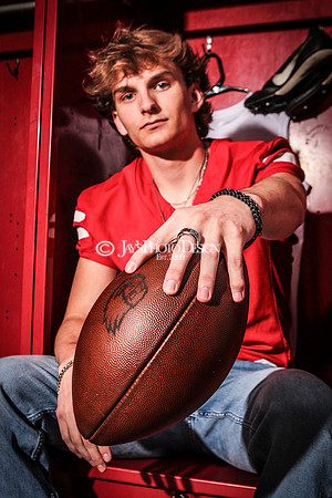 Gage Chaney (Senior Photos) 4-14-24_JWM_0010-2