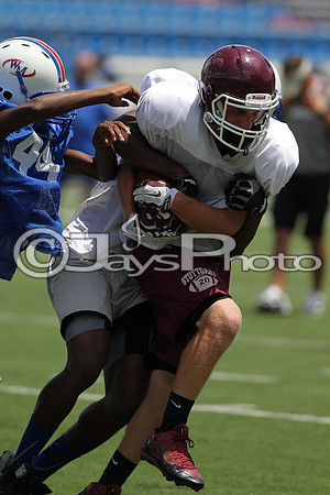Football Team Camp (War Memorial Stadium) 6-16-2015 (©Justin Manning) JWM_0030