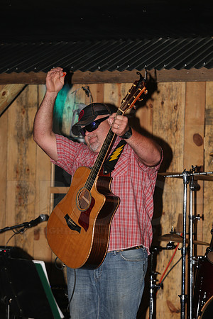 Midnight Hurricanes (Boogies Bar & Grill) 9-13-2014 (©Justin Manning) JWM_093