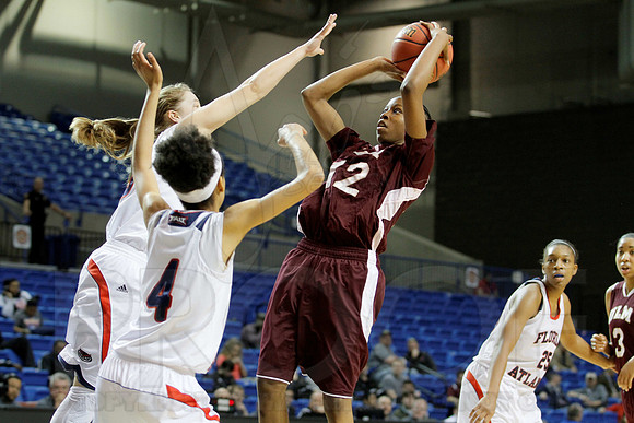 Florida Atlantic vs. UL-Monroe Women's JWM0200 (©Justin Manning)