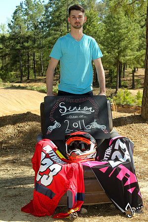 Devin Guthrie senior pictures_JWM_0042