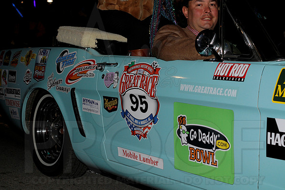 GoDaddy Bowl Mardi Gras Parade (©Justin Manning) JWM_0080