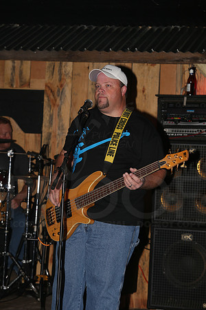 Midnight Hurricanes (Boogies Bar & Grill) 9-13-2014 (©Justin Manning) JWM_146