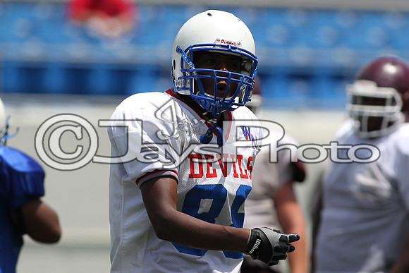 Football Team Camp (War Memorial Stadium) 6-16-2015 (©Justin Manning) JWM_0025