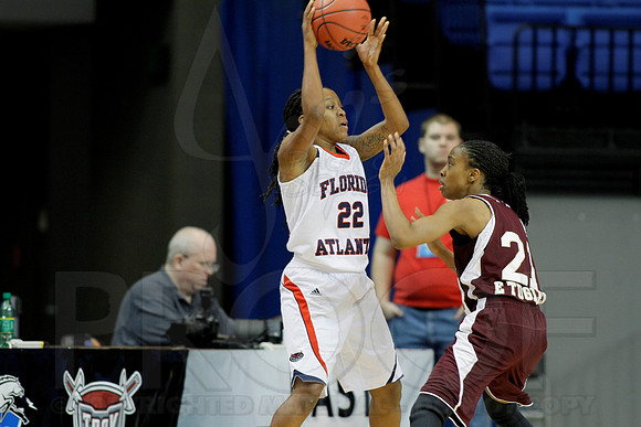 Florida Atlantic vs. UL-Monroe Women's JWM0275 (©Justin Manning)