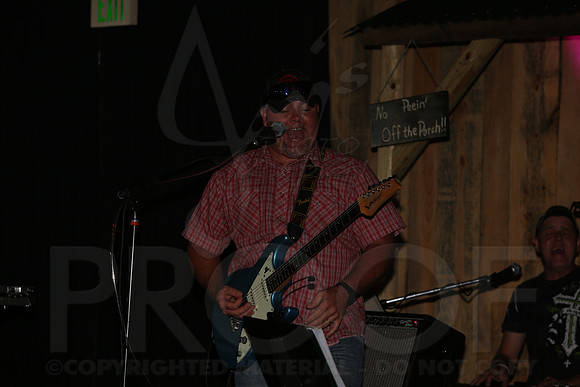 Midnight Hurricanes (Boogies Bar & Grill) 9-13-2014 (©Justin Manning) JWM_042