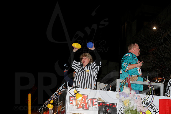 GoDaddy Bowl Mardi Gras Parade (©Justin Manning) JWM_0090