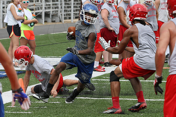 1st Annual James King 7 on 7 (Malvern) (� Justin Manning) JWM0258