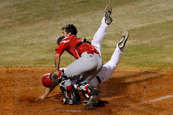 Miss Valley State @ Arkansas Baseball 3-27-13 (© Justin Manning) JWM0459