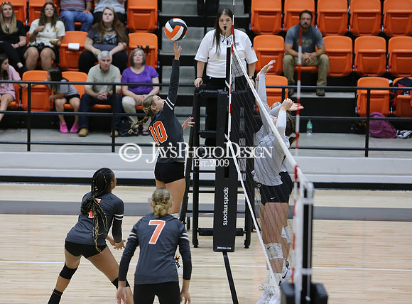 Bauxite @ Malvern 9th grade 8-27-24_JWM_0033