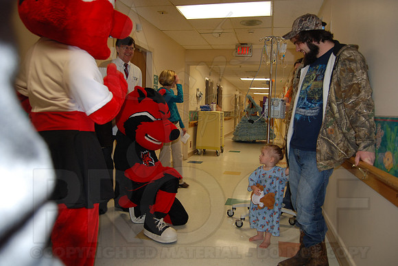 ASU Hospital Visit 1-2-14 (©Justin Manning) JWM_0059