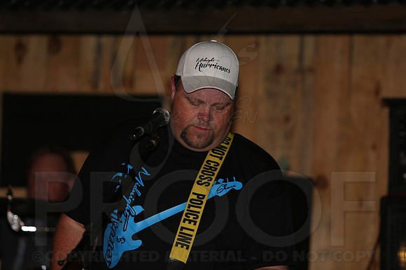 Midnight Hurricanes (Boogies Bar & Grill) 9-13-2014 (©Justin Manning) JWM_047
