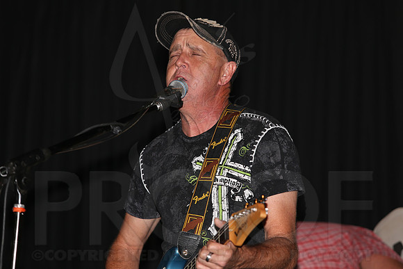 Midnight Hurricanes (Boogies Bar & Grill) 9-13-2014 (©Justin Manning) JWM_102