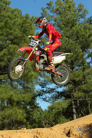 Devin Guthrie senior pictures_JWM_0186
