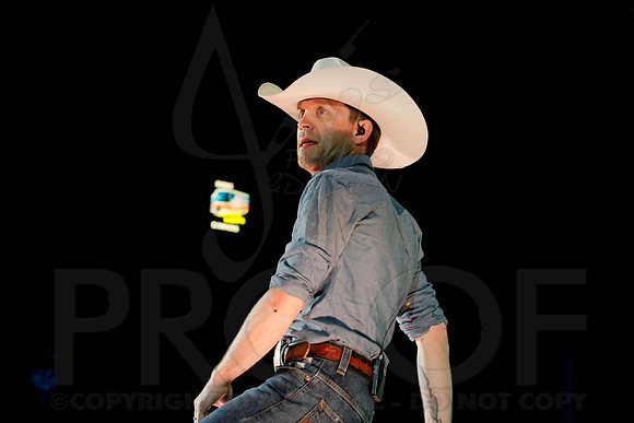 Justin Moore Concert 4-25-2014 (© Justin Manning) JWM_0515