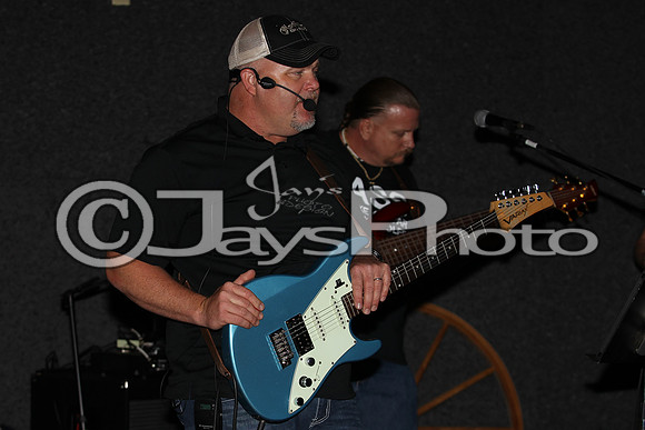 Midnight Hurricanes (Bubba Brew's) 4-25-2015 (©Justin Manning) JWM_0043