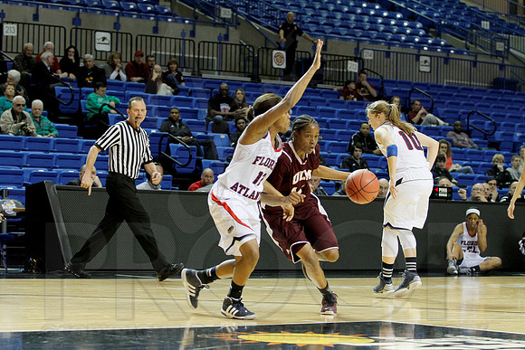 Florida Atlantic vs. UL-Monroe Women's JWM0123 (©Justin Manning)