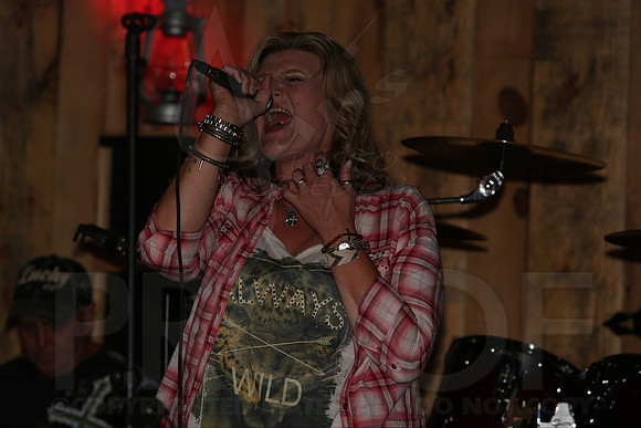 Midnight Hurricanes (Boogies Bar & Grill) 9-13-2014 (©Justin Manning) JWM_044
