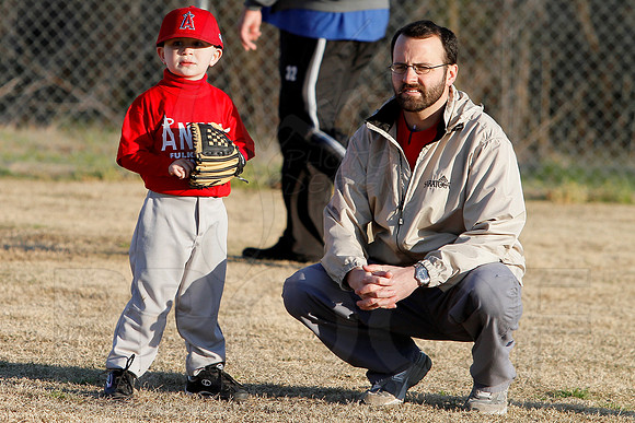 T-ball Angel's & Rangers 3-26-13 (© Justin Manning) JWM0093