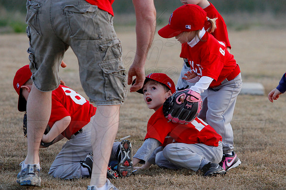 T-ball Angels vs Panthers 3-28-13 (© Justin Manning) JWM0010