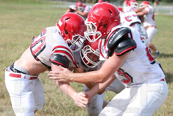Glen Rose Football Practice 9-2-2014 (©Justin Manning) JWM_79